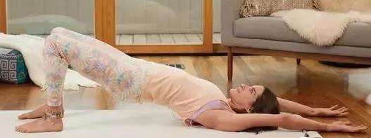 5个瑜伽动作柔软上背部:打开僵硬背部瑜伽动作 5个瑜伽动作柔软上背部:打开僵硬背部瑜伽动作