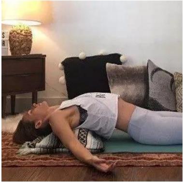 40分钟阴瑜伽序列:背部僵硬一定要学的阴瑜伽 40分钟阴瑜伽序列:背部僵硬一定要学的阴瑜伽