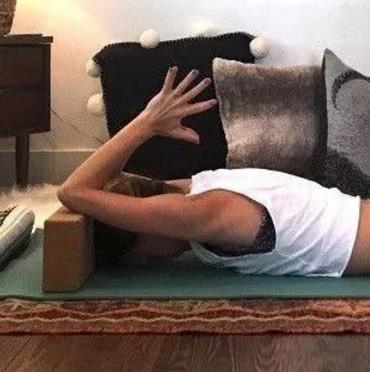 40分钟阴瑜伽序列:背部僵硬一定要学的阴瑜伽 40分钟阴瑜伽序列:背部僵硬一定要学的阴瑜伽