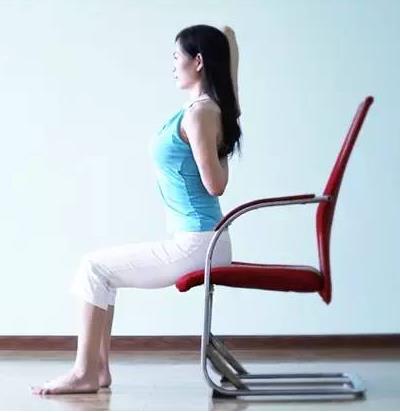 上班间隙练习的九个瑜伽动作：效果惊人（图）