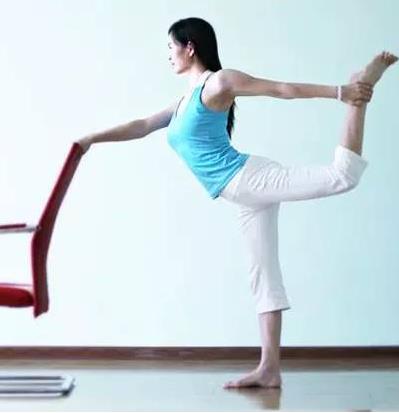 上班间隙练习的九个瑜伽动作：效果惊人（图）