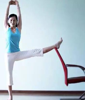 上班间隙练习的九个瑜伽动作：效果惊人（图）