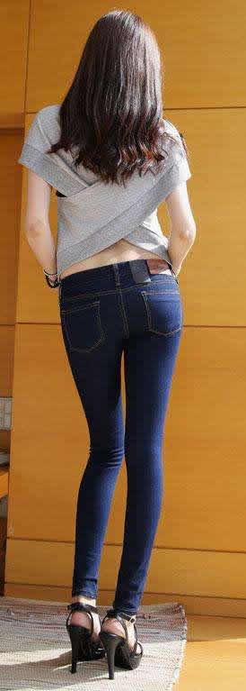 时尚紧身裤年轻气质有女人味:美丽动人(图) 时尚紧身裤年轻气质有女人味:美丽动人(图)