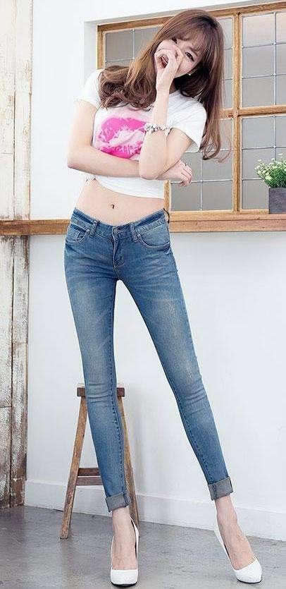 时尚紧身裤性感减龄，搭配时髦更显女王味道