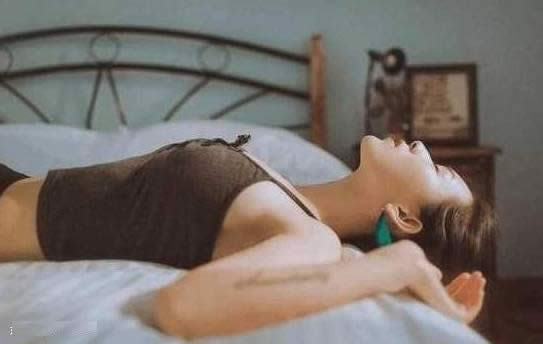 知道新婚之夜男人最喜欢听女人说什么吗（图文搞笑）