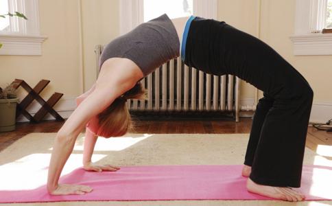 瑜伽可以减肥吗?动作不规范的话是瘦不下来的 瑜伽可以减肥吗?动作不规范的话是瘦不下来的