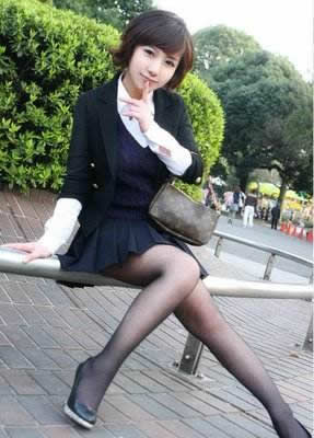 女人爱做这个动作不检点(图) 女人爱做这个动作不检点(图)