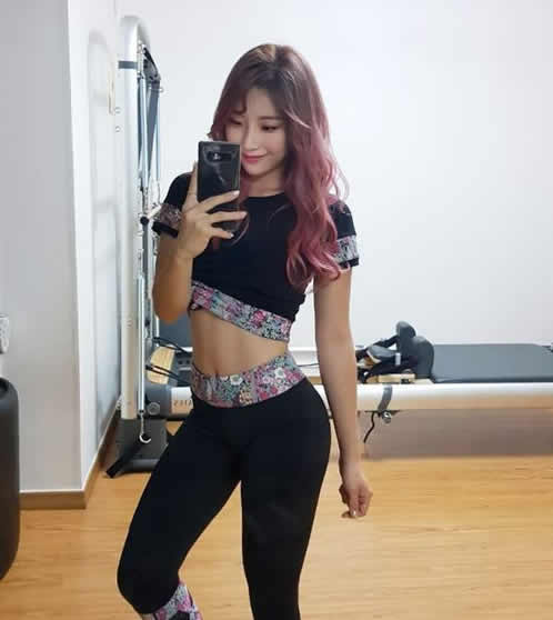 韩国美女健身教练私照：身材凹凸有致【福利美照】