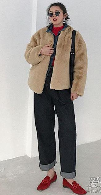 穿腻了甜美风?14款撞色搭配帅气过新年(组图) 穿腻了甜美风?14款撞色搭配帅气过新年(组图)