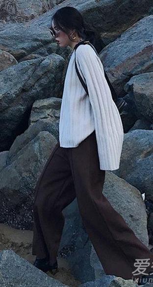 穿腻了甜美风?14款撞色搭配帅气过新年（组图）