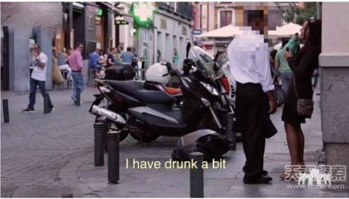 美女街头假醉测试 结果令人愤怒:实拍过程(图) 美女街头假醉测试 结果令人愤怒:实拍过程(图)