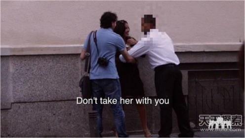 美女街头假醉测试 结果令人愤怒:实拍过程(图) 美女街头假醉测试 结果令人愤怒:实拍过程(图)