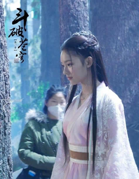 斗破苍穹主演剧照:吴磊林允李沁现身斗气大陆 斗破苍穹主演剧照:吴磊林允李沁现身斗气大陆