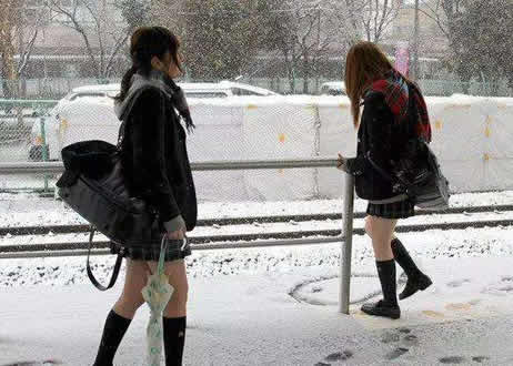 女生零下40℃短裙出行结果悲剧：大腿完全红肿（图）