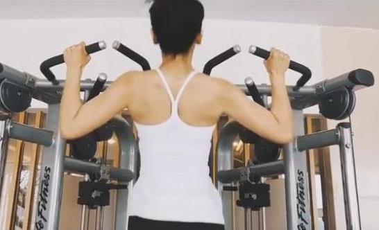 刘涛健身房秀臂力:结局意想不到(组图) 刘涛健身房秀臂力:结局意想不到(组图)