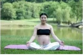 三个月孕妇瑜伽动作:孕妇瑜伽动作图解 三个月孕妇瑜伽动作:孕妇瑜伽动作图解