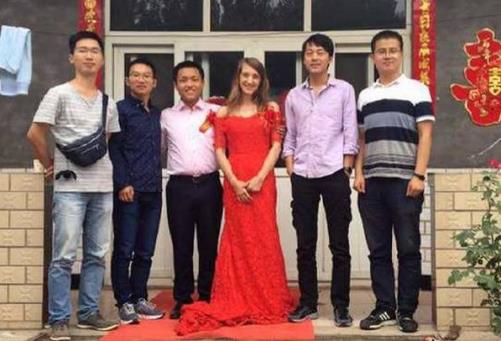 罗马尼亚美女：一场千里姻缘跨国的爱恋（图）