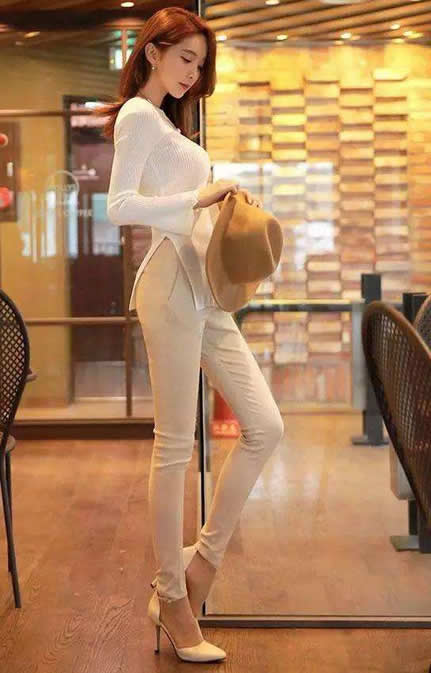 美女回过头对我说:你再不下手我就回家了 美女回过头对我说:你再不下手我就回家了