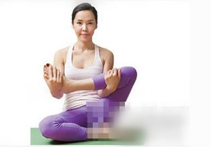 20分钟减肥操:想瘦就在家做起来吧【图解步骤】 20分钟减肥操:想瘦就在家做起来吧【图解步骤】