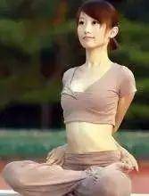 瑜伽这3招：坚持做下去练出大美胸（图）