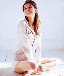 6个瑜伽减肥动作：宅女轻松局部瘦（图）