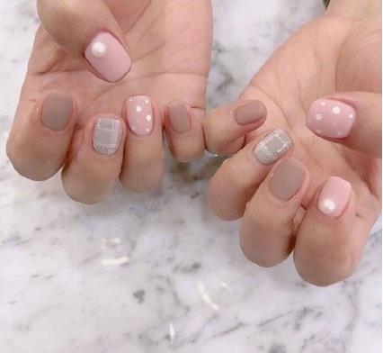 美甲图片韩式2018：少女心粉色软妹美甲推荐（图）