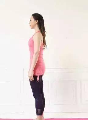 睡前10分钟减肥瑜伽：助眠瘦身效果好（步骤图）