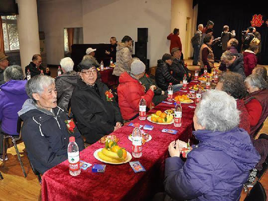 当老了还在谈恋爱是一种什么感受（爱情最美的样子）