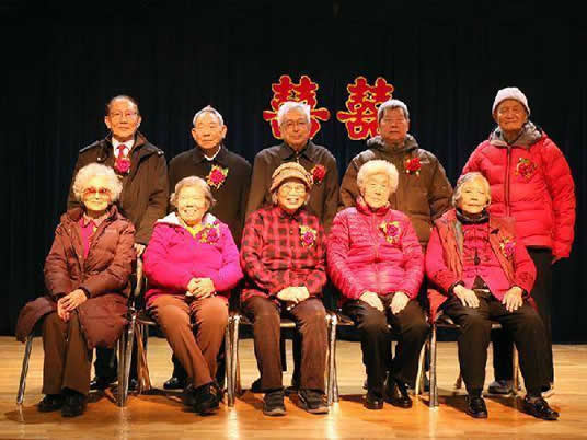 当老了还在谈恋爱是一种什么感受（爱情最美的样子）