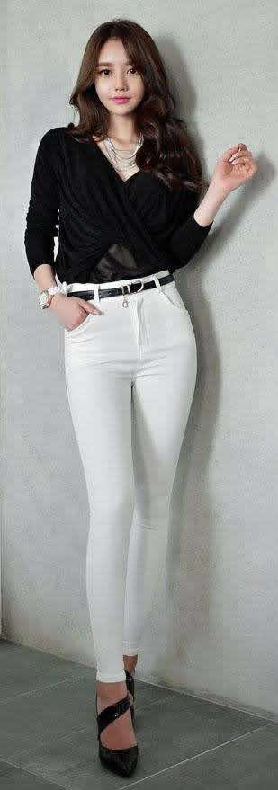 时尚精致紧身裤简单搭配：轻轻踮起脚尖身材一览无余