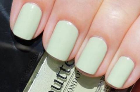 2018简约清新的春季美甲款式图片：春季美甲图片欣赏