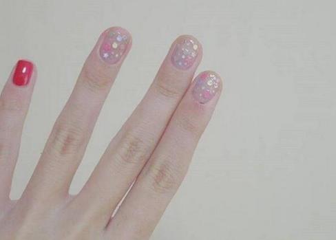 2018最新的小清新美甲款式图片：小清新美甲图片