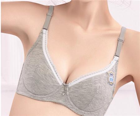 女生胸部发育到什么时候 适合胸发育的睡姿有哪些