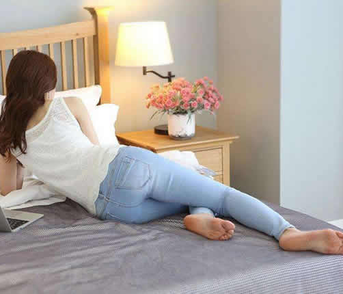 紧身裤让你拥有性感与时尚:潮流单品不负你的美丽 紧身裤让你拥有性感与时尚:潮流单品不负你的美丽