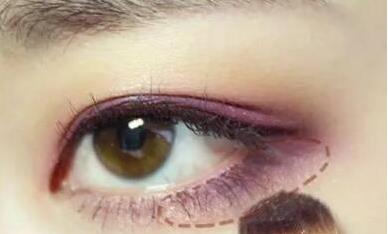 烟熏妆这样化才美 减龄易上手（图）