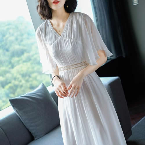 高品质连衣裙：2018春季尽显女人味（图）