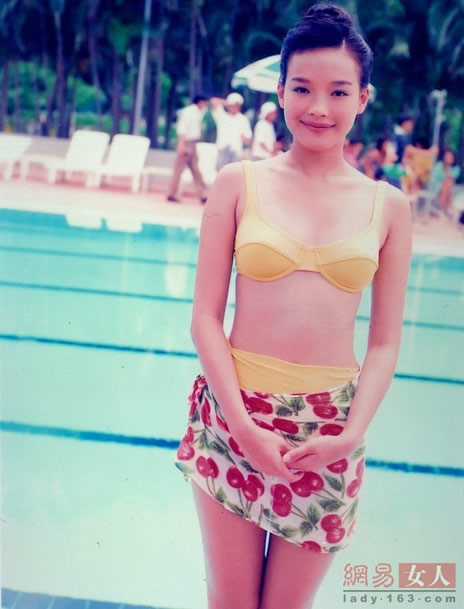 舒淇徐若瑄早期泳装照：清纯可爱才是美（组图）