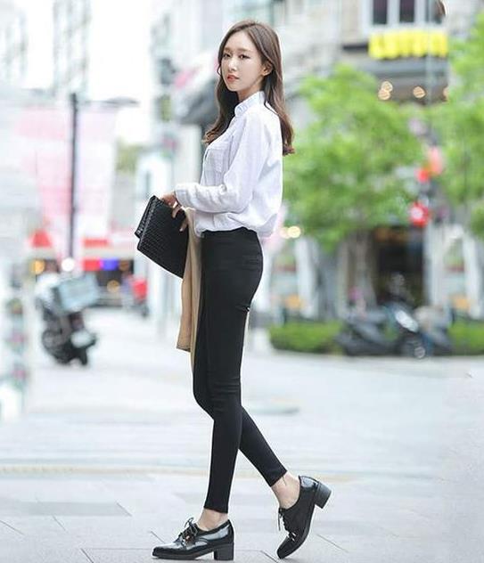 外穿不遮臀的打底裤:瞬间引爆潮流(图) 外穿不遮臀的打底裤:瞬间引爆潮流(图)