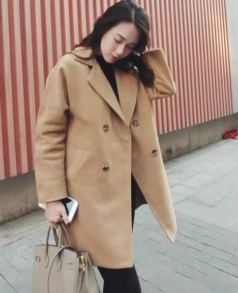 卡其色毛呢大衣如何搭配 2018毛呢大衣搭配方法
