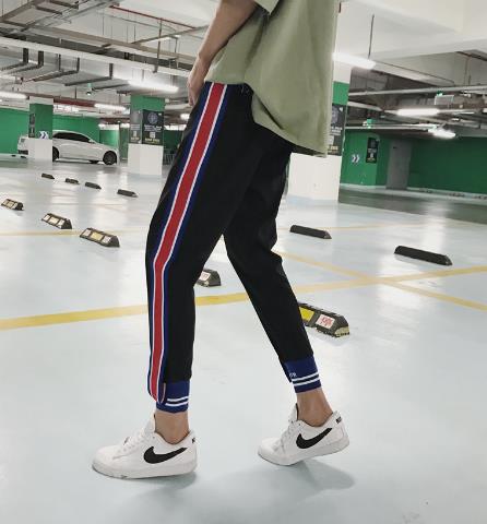 教你如何穿出大长腿：九分裤真的好看又好穿