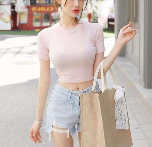 牛仔短裤让你大胆的秀长腿,街拍就是美(图) 牛仔短裤让你大胆的秀长腿,街拍就是美(图)