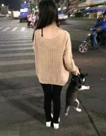 和女朋友好担心她的绳子断了：你感觉呢【搞笑】