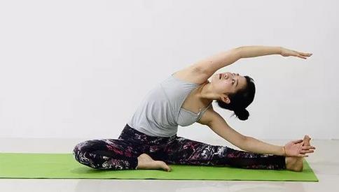 睡前这样坐一会等于跑步一小时(图) 睡前这样坐一会等于跑步一小时(图)