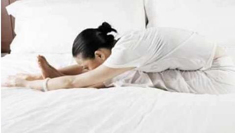 睡前这样坐一会等于跑步一小时(图) 睡前这样坐一会等于跑步一小时(图)