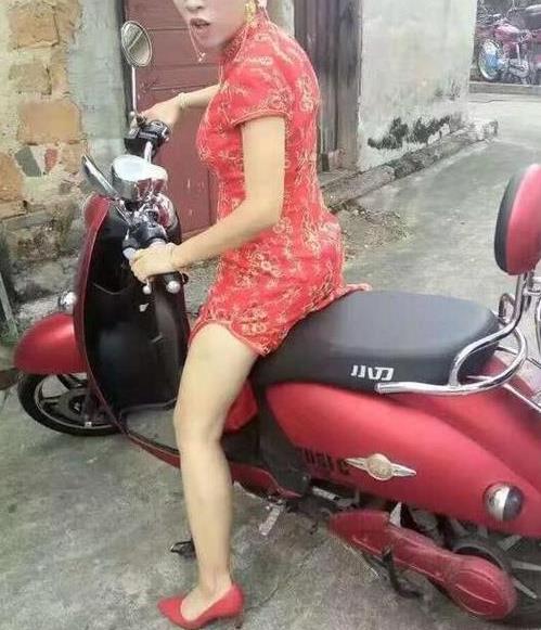 媳妇儿，你穿成这样出去打架嘛