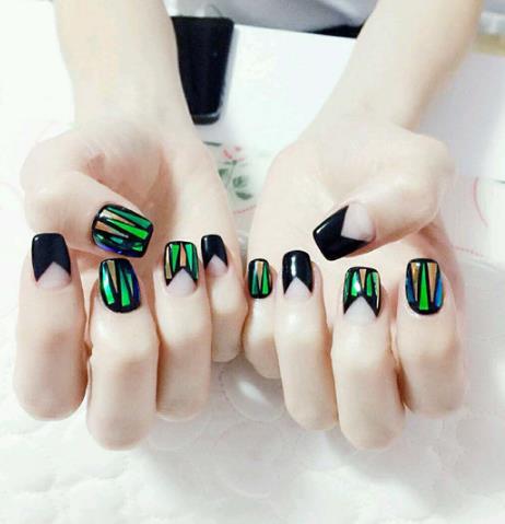 2018最流行的韩式美甲：美甲图片韩国款式欣赏