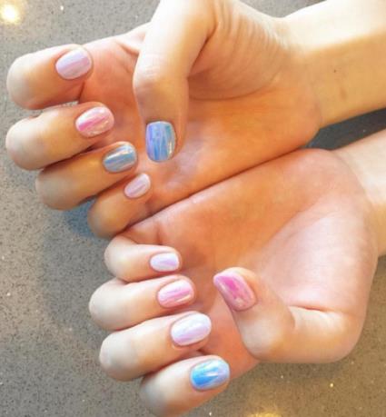 2018初春美甲新款式：2018最流行美甲图片款式欣赏