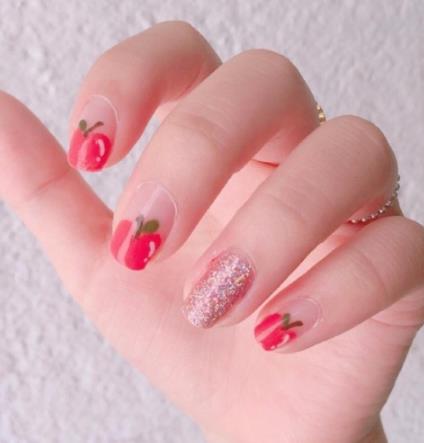 2018初春美甲新款式：2018最流行美甲图片款式欣赏