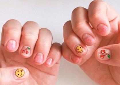 可爱清新美甲图片2018款式：韩式美甲图片大全