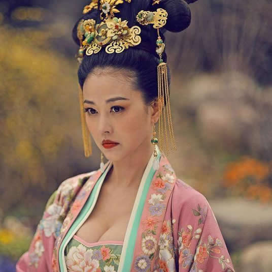 周海媚高圆圆：高圆圆和周海媚撞脸对比照（图）